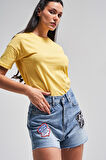 Kadın Mavi Renk 2s5-84 Mini Boy Arma Nakış Detaylı %100 Koton Mom Fit Denim Şort