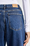 Kadın Koyu Mavi Renk Likralı Kumaş Mom Fit Denim