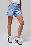 Kadın Mavi Renk T-2S5-4  Parlak Taşlı Mom Fit Midi Boy Tasarım %100 Koton Denim Şort