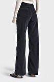 Kadın Siyah Renk 26w5-1 Straight Cropped Fit İnce Fitilli Velvet Kadife Kumaş Pantolon
