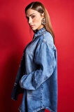 Kadın Kot Rengi 2S5-72 Baskılı Parlak Taşlı Oversize %100 Koton Tasarım Denim Gömlek