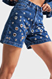 Kadın Mavi Renk 1s5-5 Kuş Gözü Detaylı Midi Boy %100 Koton Mom Fit Tasarım Denim Şort