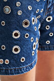 Kadın Mavi Renk 1s5-5 Kuş Gözü Detaylı Midi Boy %100 Koton Mom Fit Tasarım Denim Şort