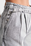 Kadın Gri Renk 4s5-12 Kemer Detaylı Midi Boy Pileli %100 Koton Denim Şort
