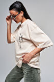 Kadın Bej Renk s5-105 Oversize Baskılı Bol Kesim %100 Pamuklu T-Shirt