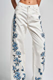 Kadın Beyaz Renk 5s5-2 Mavi Çiçek Nakışlı Straight Fit Yüksek Bel Özel Tasarım Denim Jean
