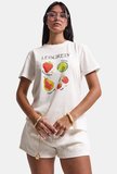 Kadın Beyaz Meyve Baskılı Bol Kesim Tasarım T-Shirt