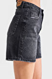 Kadın Koyu Füme Renk T-2S5-1  Parlak Taşlı Mom Fit Midi Boy Tasarım %100 Koton Denim Şort