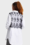 Kadın Beyaz Renk Siyah Dantel Detaylı Özel Tasarım Gömlek