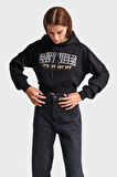 Kadın Siyah Renk Baskılı Oversize Kapüşanlı Sweatshirt