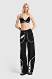 Kadın Siyah Beyaz Renk Parçalı Paça Detaylı Tasarım Bol Pantolon