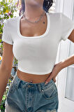 Kadın Beyaz Yarım Kol Düz Yaka Crop Top Bluz