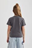 DeFacto Kız Çocuk Slim Fit Dar Kesim Bisiklet Yaka Fitilli Kaşkorse Baskılı Kısa Kollu Tişört B5101A824SMAR148