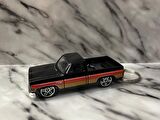 Hot Wheels 83 Chevy Silverado 1:64 - HKJ06