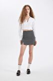 DeFacto Beyaz Fitted Vucuda Oturan Gömlek Yaka Fermuarlı Bengalin Uzun Kollu Crop Basic Düz Bluz C5037AX24AUWT36