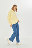 Kadın Sarı Kanguru Cep Şardonlu Kapüşonlu Regular Fit Sweatshirt