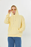 Kadın Sarı Kanguru Cep Şardonlu Kapüşonlu Regular Fit Sweatshirt