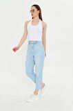 Acık Mavi Mom Kalıp Paçası Kesik Jean