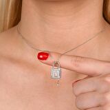 Zirkon Taşlı Pırlanta Montür Gümüş Rengi Kaplama Anahtarlı Kilit M Harfi Gümüş Kolye