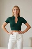 Kadın Yeşil Yarım Fermuarlı ve Kısa Kollu Crop Top Bluz – Şık, Rahat ve Kolay Kombinlenebilir