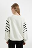 DeFacto Coool Oversize Geniş Kalıp Bisiklet Yaka Çizgili Kalın Sweatshirt C8193AX24WNWT32