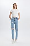 DeFacto Lina Lina Mom Fit Yırtık Detaylı Yüksek Bel Bilek Boy Jean Yıkamalı Pantolon C2384AX24SMNM85
