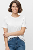 İnci İşlemeli Normal Kalıp Beyaz Basic T-Shirt