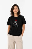 Aesco Kore Parmak Kalp Aşk Temalı Minimal Baskılı Tişört Yazlık Kısa Kol T-Shirt - Siyah