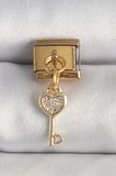 316L Çelik Gold Renk Sallantı Zirkon Taşlı Kalpli Anahtar Model Nomination Charm