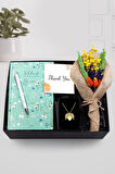Melek Kanatlı Kolye & Yeşil Çiçekli Defter & Çiçek Buketi & Gümüş Detaylı Beyaz Kalem Hediye Seti