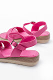 ASFSTORE 692-564 Fuşya Ortopedik Taban Çapraz Tokalı Kadın Sandalet  