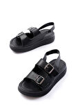 ASFSTORE 24413-572 Siyah Günlük Dolgu Topuk Toka Aksesuarlı Kadın Sandalet 