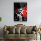 Atatürk Türk Bayrağı Önünde Portre Cam Tablo – ATA131