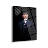 Atatürk Şapkalı ve Takım Elbiseli Portre Cam Tablo – ATA183