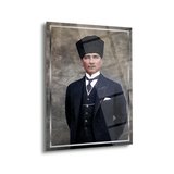Atatürk Şapkalı ve Takım Elbiseli Renkli Portre Cam Tablo – ATA184
