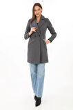 Kadın Kaşe Kaban – Siyah Yünlü Dokuma, Kruvaze Yaka, Astarlı, Cepli, Kuşaklı Uzun Boy Tesettür Uyumlu Kışlık Şık Kaban - Füme