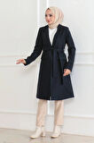 Kadın Kaşe Kaban – Uzun Boy Kruvaze Yaka, Kuşaklı Tesettür Kışlık Kaban, Astarlı Şık Yünlü Dokuma Oversize Rahat Kalıp, Cepli Modern Kaşe Mont Modeli - Lacivert
