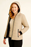 Kadın Şişme Kapüşonlu Fermuarlı Mont Su itici Kapitone Astarlı Kumaş Cepli Kışlık Rahat Kalıp - Bej