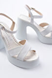 P-105 Beyaz Çapraz Kalın Topuklu Kadın Sandalet