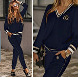 Livizmir Moda Kadın Uzun Kollu V Yaka Yakası Ve Kol Ağzı şerit Detay Armalı Kadife Takım