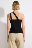 Kadın Bluz Fitted Asimetrik Yaka Kolsuz Düğmeli Scuba Krep Örme Vücuda Oturan Regular Boy Şık