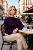 Kadın Bluz Dar Kalıp Kayık Yaka Düşük Kol Uzun Krep Dokuma Kumaş Düz Desen Casual Ortam Şık