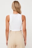 Kadın Bluz Fitted Crop V Yaka Kolsuz Dantel Detaylı Fitilli Kaşkorse Örme Esnek Dokulu Tasarım Ürün