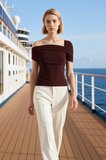 Kadın Bluz Slim Fit Asimetrik Yaka Tek Kısa Kol Örme Kumaş Büzgülü Drape Detaylı Düz Desen