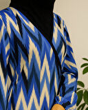 Zigzag Desenli Kruvaze Namaz Elbisesi – %100 Viskon, Yandan Bağlamalı 36-46 Beden