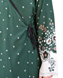 Noktalı Çiçek Desen Kruvaze Namaz Elbisesi – %100 Viskon, Yandan Bağlamalı, Rahat Kalıp 36-46 Beden