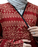 Geometrik Desenli Kruvaze Namaz Elbisesi – Yandan Bağlamalı, Rahat Kalıp 36–46 Beden