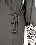 Halkalı Desenli Kruvaze Namaz Elbisesi – Yandan Bağlamalı, Rahat Kesim 36–46 Beden