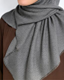 Desenli Denim Eşarp – 95x95 cm, Kaymaz, Dört Mevsim Kullanıma Uygun