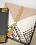 Çeyizlik Hediyelik Seccade Eşarp Tesbih Set – Kilim Desenli Kadife Astarlı Seccade, Eşarp, Kristal Tesbih Özel Kutulu Lüks Hediye Seti